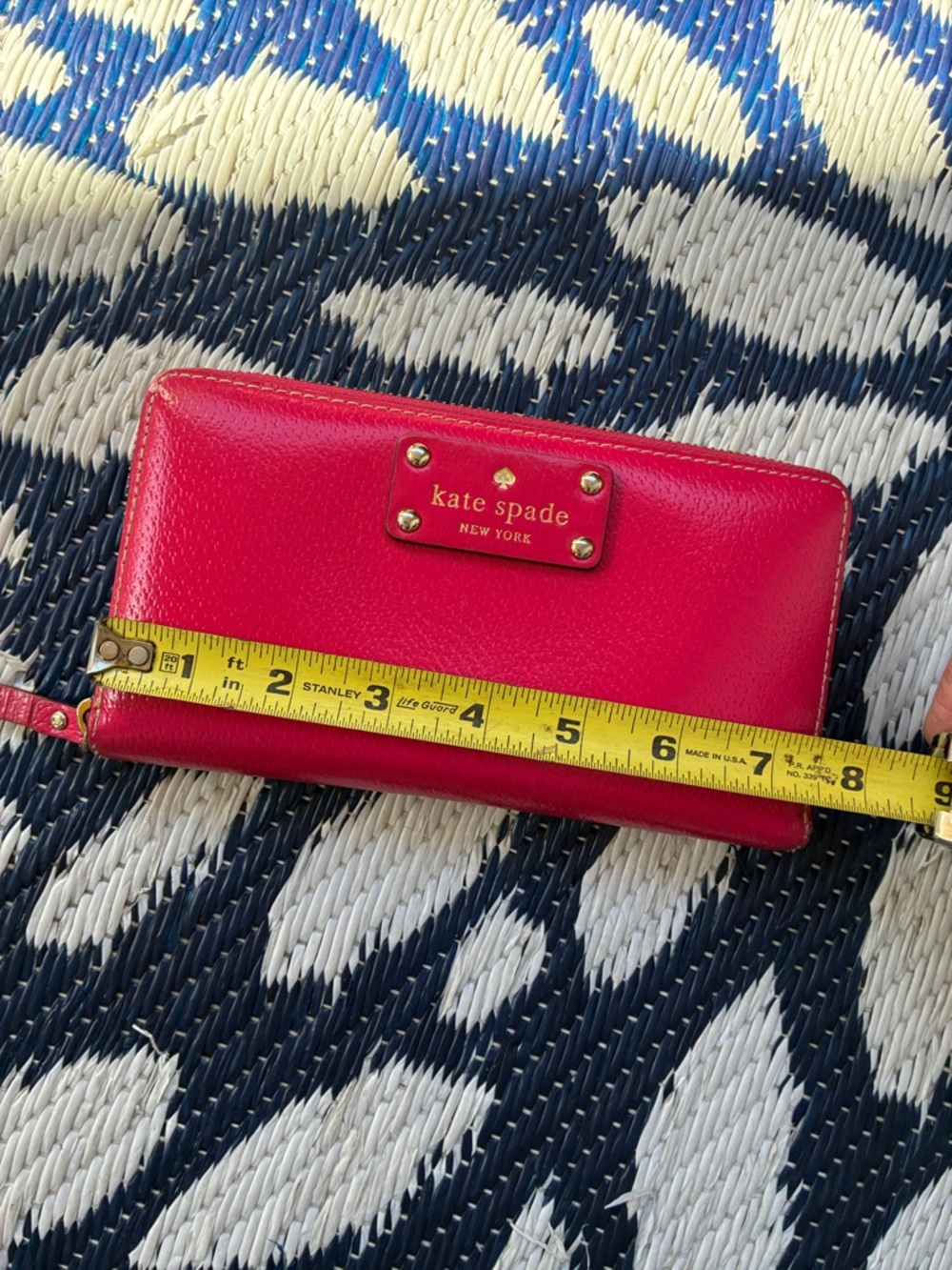 kate spade bright fuchsia zip-around wallet with gold-tone plaque - Picture 6 of 7